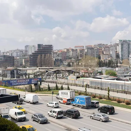 Near Airport Metro 1-bdr Wi-fipoolgym *