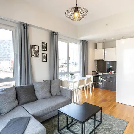 Apartment Near Airport Metro 1-bdr Wi-fipoolgym