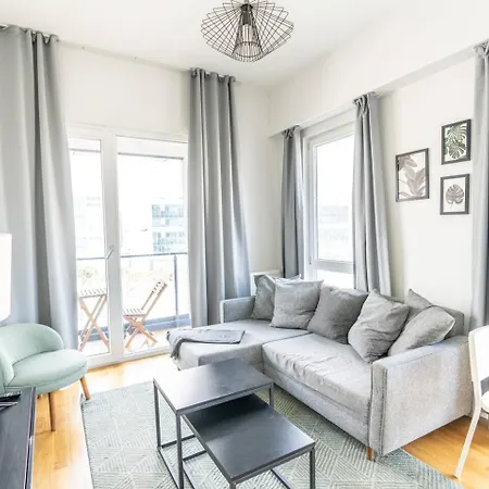 Apartment Near Airport Metro 1-bdr Wi-fipoolgym *