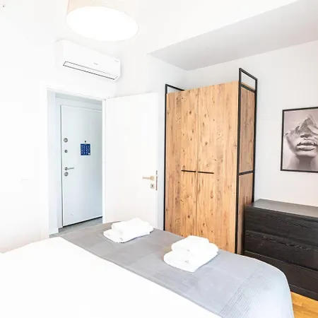 Apartament Near Airport Metro 1-bdr Wi-fipoolgym Stambuł