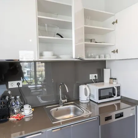 Apartament Near Airport Metro 1-bdr Wi-fipoolgym