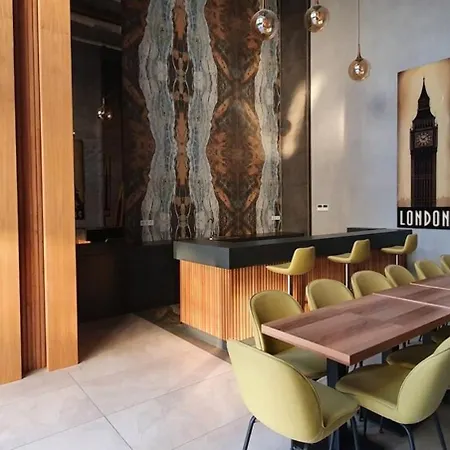 Near Airport Metro 1-bdr Wi-fipoolgym Appartement Istambul
